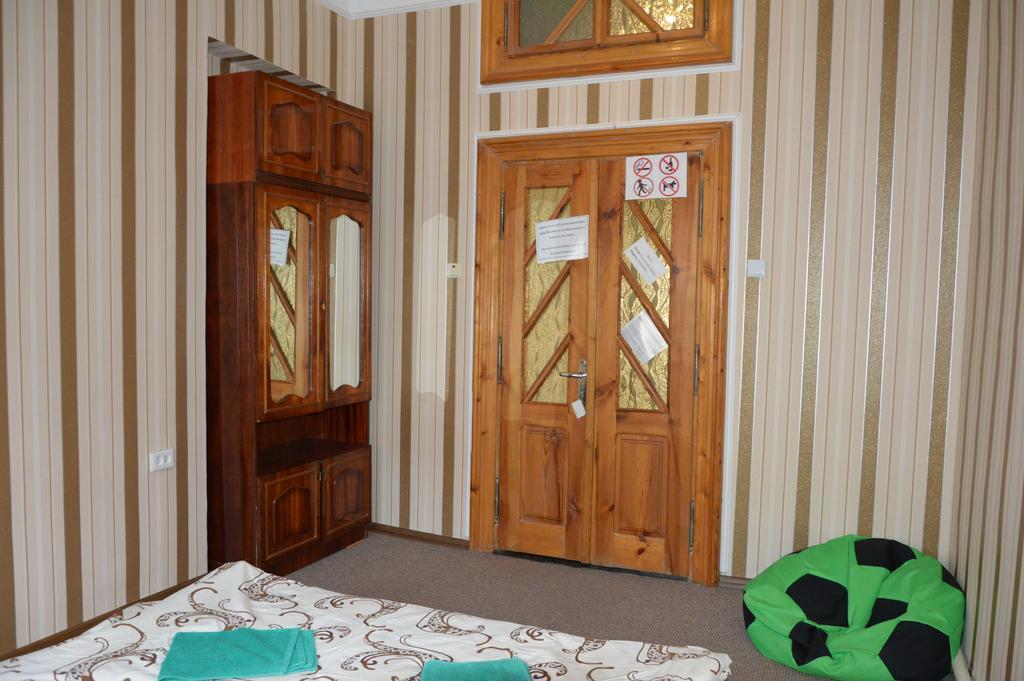 Lviv Lucky Hostel Экстерьер фото