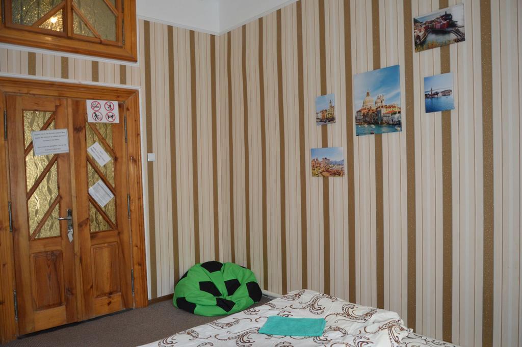 Lviv Lucky Hostel Экстерьер фото