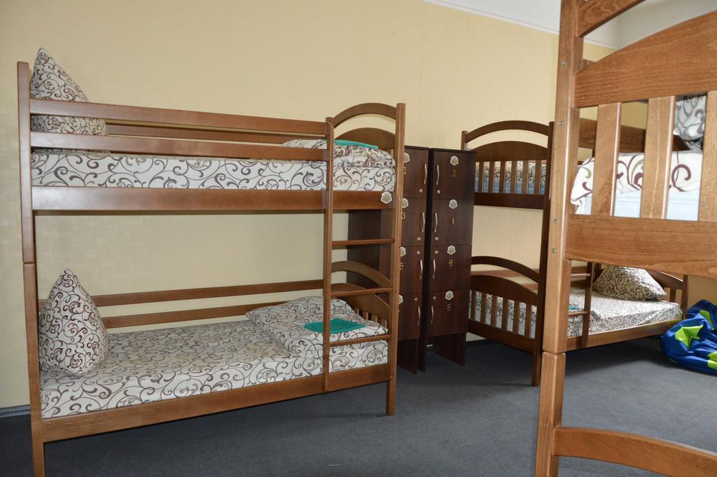 Lviv Lucky Hostel Экстерьер фото