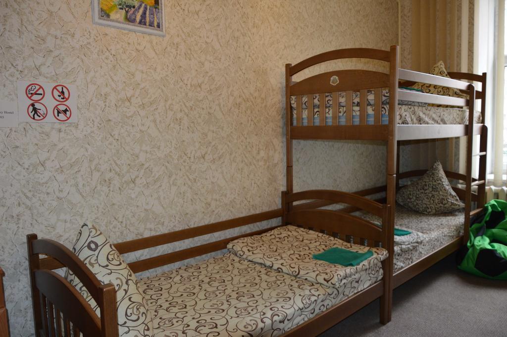 Lviv Lucky Hostel Экстерьер фото