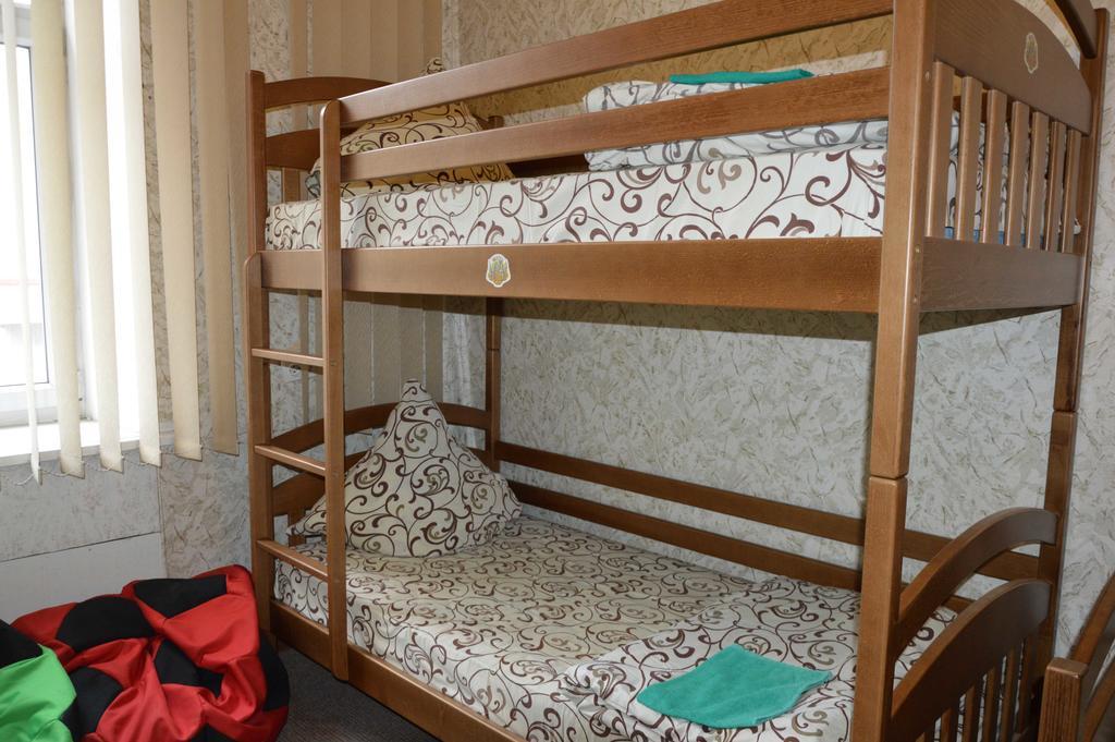 Lviv Lucky Hostel Экстерьер фото
