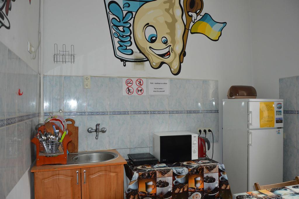 Lviv Lucky Hostel Экстерьер фото