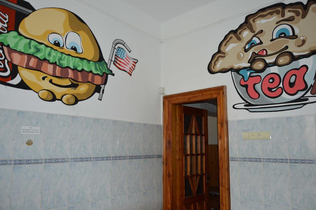 Lviv Lucky Hostel Экстерьер фото