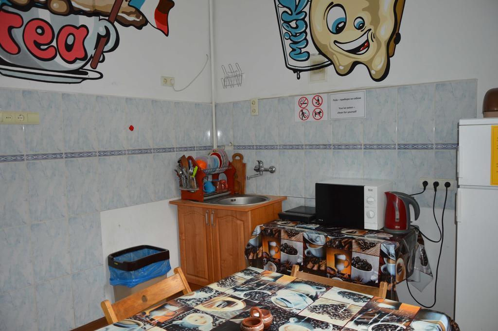 Lviv Lucky Hostel Экстерьер фото