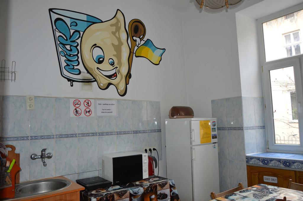 Lviv Lucky Hostel Экстерьер фото