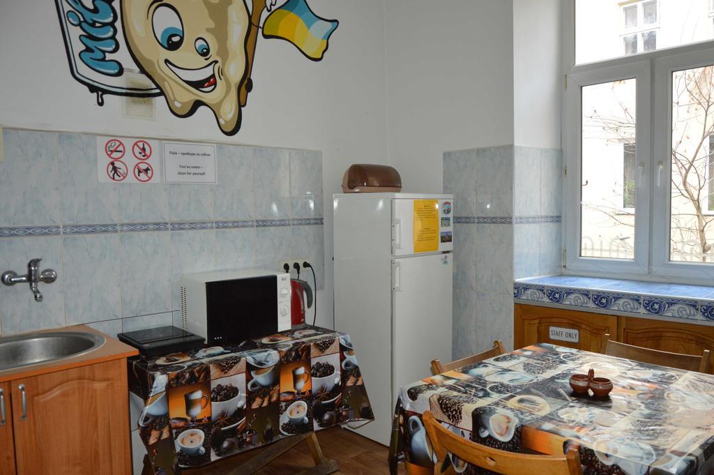 Lviv Lucky Hostel Экстерьер фото